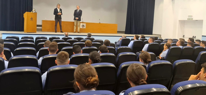 60 cadetes de la Academia General de Aire reciben formación en economía y finanzas