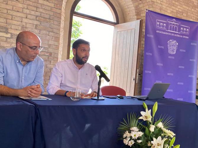 El director del Itrem, Juan Francisco Martínez, durante el 'I Encuentro para la Dinamización de las Vías Verdes sobre el Ferrocarril Guadix-Almendricos'