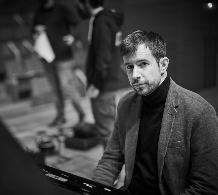 Imagen del pianista Mario Mora