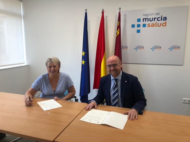 Firma del acuerdo entre el Servicio Murciano de Salud y la Fundación Mabs Cancer Support (2)