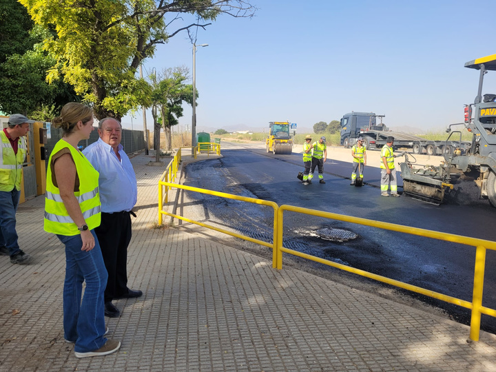 La Comunidad mejora el drenaje en la carretera próxima al Colegio de Pozo Estrecho en Cartagena