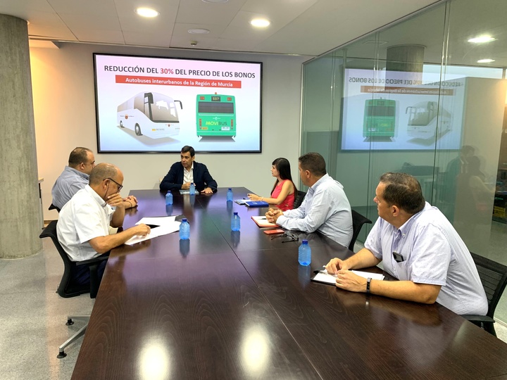 Reunión empresas concesionarias de transporte público interurbano