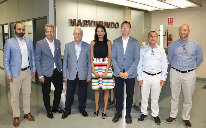 La consejera de Empresa, Empleo, Universidades y Portavocía, Valle Miguélez, durante su visita a Marvimundo
