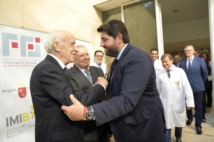 Acto de homenaje al doctor Pascual Parrilla