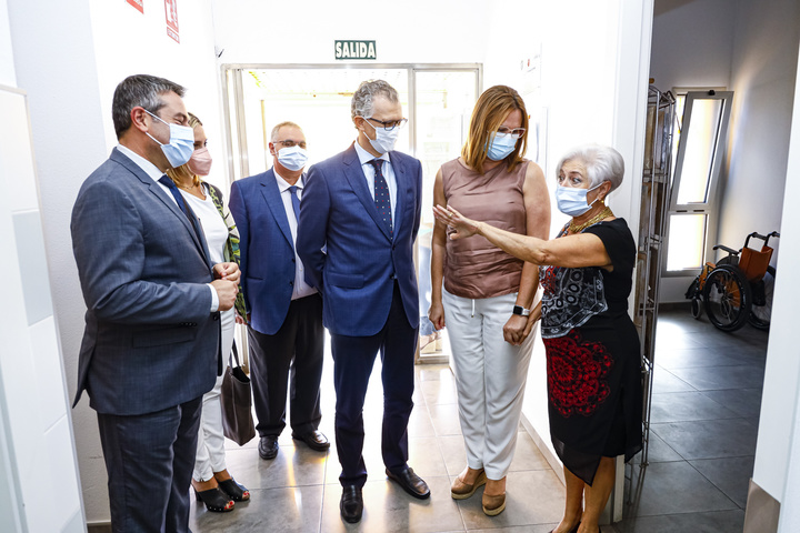 Visita a instalaciones de la Asociación de familiares de enfermos de Alzheimer (Afade) en Alcantarilla (I)
