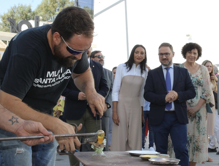 La consejera Valle Miguélez inauguró la  XXXVIII edición de la Feria de Artesanía de la Región de Murcia (Feramur)