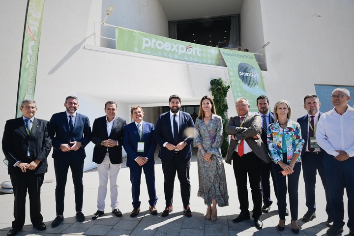 López Miras clausura la Asamblea de Proexport (3)