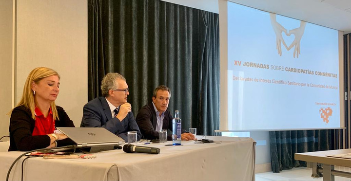 El consejero de Salud inaugura las XV Jornadas sobre cardiopatías congénitas