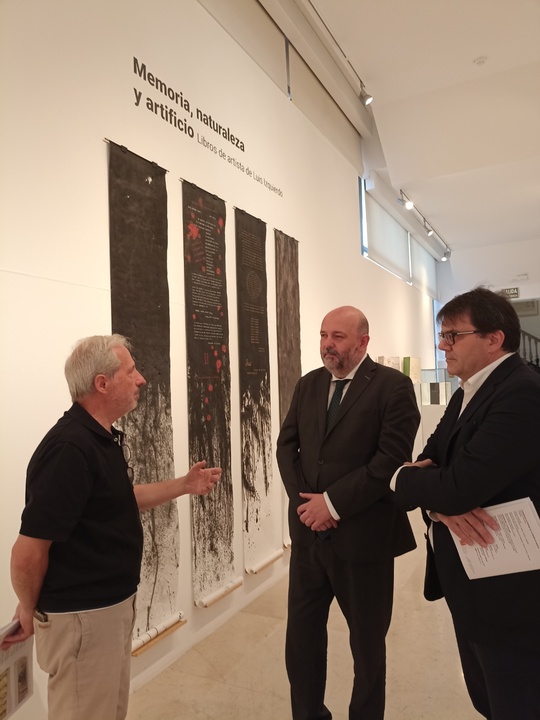 El MUBAM exhibe los libros de artista de Luis Izquierdo