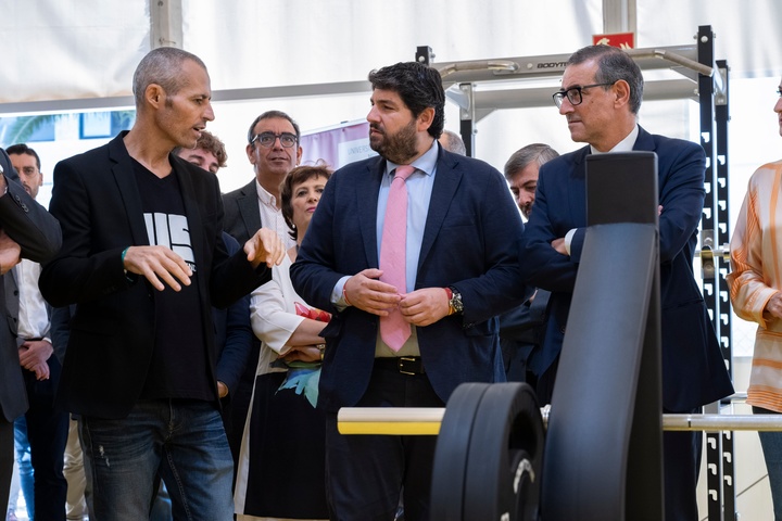 López Miras preside el acto de inauguración del Espacio Deportivo Oncológico Dr. Vladimir Salazar Rosa (2)