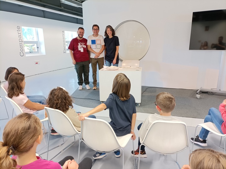 El Centro Párraga acoge el taller de creación de marionetas de papel del Festival Internacional de Teatro de Títeres