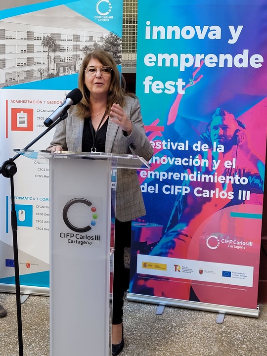 La consejera de Educación inaugura el primer festival de innovación y emprendimiento en el CIFP Carlos III de Cartagena