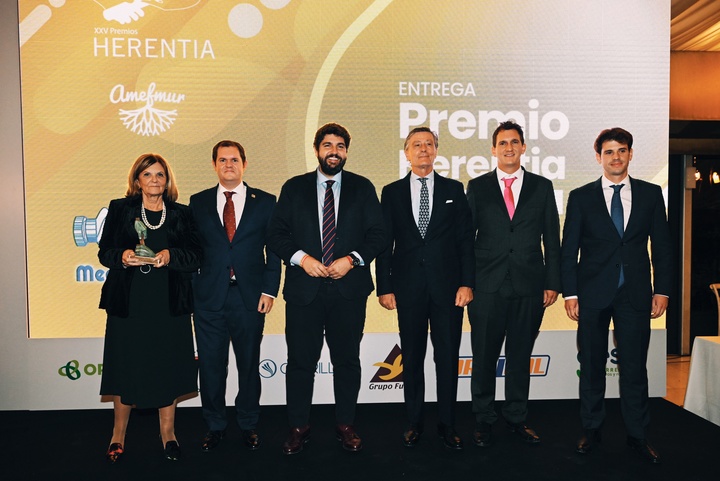 López Miras pone en valor "la importancia de las empresas familiares" para que la Región siga siendo "la mejor tierra del mundo para trabajar e invertir"