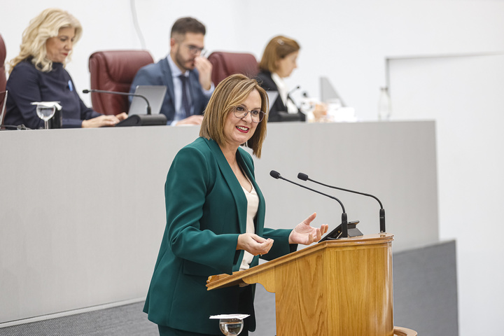 Isabel Franco comparece en la Asamblea Regional