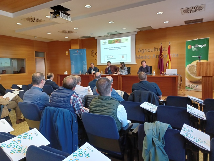 La directora general de Agricultura, Remedios García, presidió la apertura de la jornada sobre la calculadora de costes del limón diseñada por el Imida.