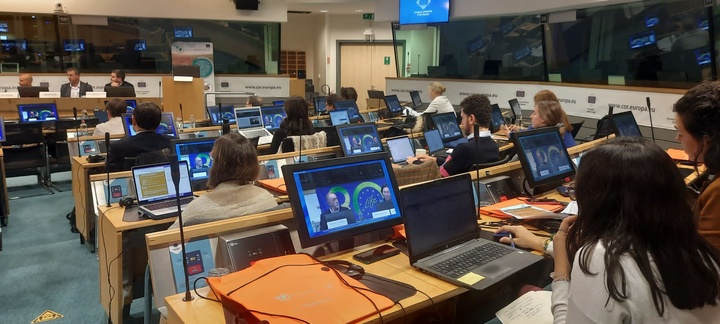 Representantes del IMIDA durante la presentación en Bruselas de los avances del proyecto LIFE AgRemSO3il.