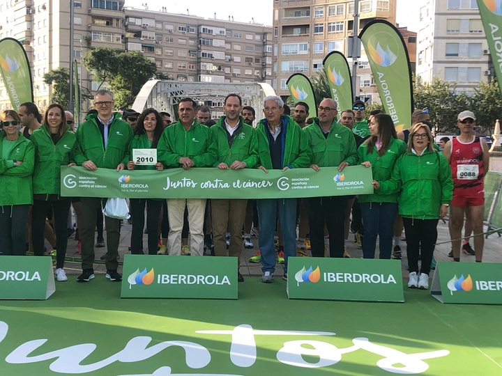 El consejero de Salud participa en la carrera 'Murcia en marcha contra el cáncer' para recaudar fondos destinados a la investigación (2)