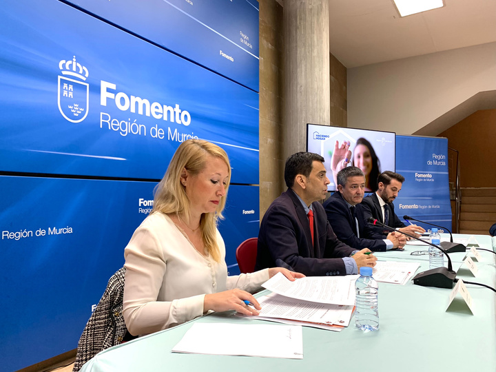 El consejero de Fomento e Infraestructuras, José Ramón Díez de Revenga, durante la reunión del Consejo de Vivienda de la Región de Murcia
