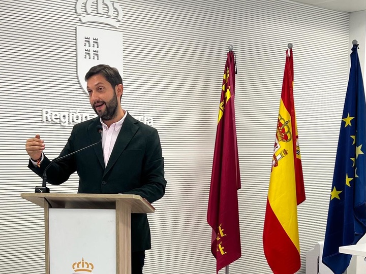 El director del Instituto de Turismo, Juan Francisco Martínez, en la  presentación de las VI Jornadas de Inteligencia Turística.