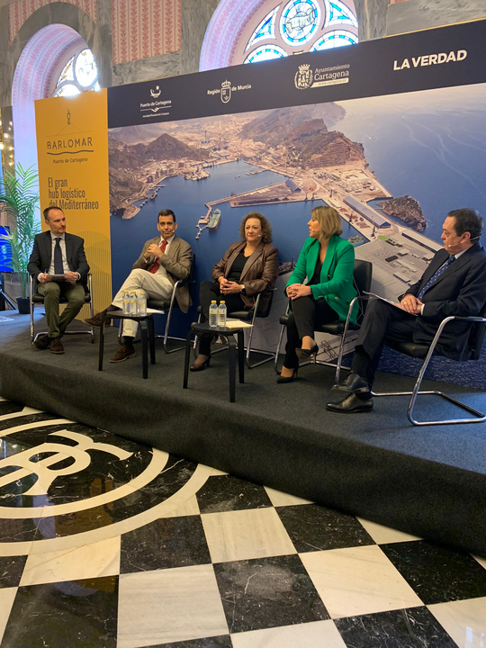 El consejero de Fomento e Infraestructuras, José Ramón Díez de Revenga, durante su intervención en el Foro 'Barlomar. El gran hub logístico del Mediterráneo' (2 de 2)