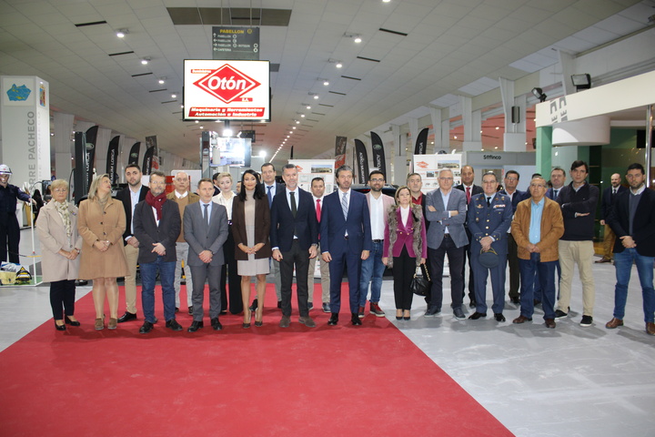 La consejera Valle Miguélez inaugura la 37 edición del Salón de la Automoción en Ifepa