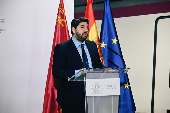 López Miras, durante la inauguración en la estación Murcia del Carmen de la línea de Alta Velocidad Madrid-Murcia (2)