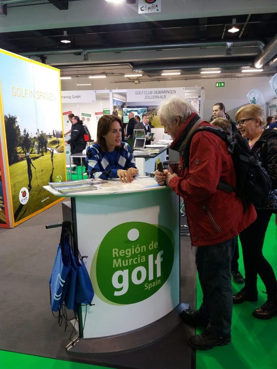 La Región impulsa el golf como reclamo para atraer turistas procedentes de Suiza