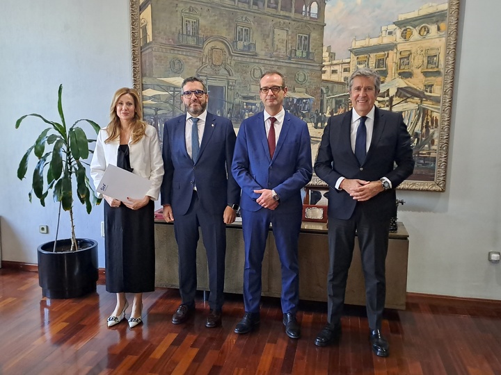 El consejero Víctor Marín durante la presentación de la iniciativa.
