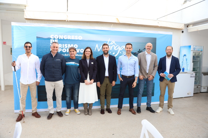 El director general del Itrem, Juan Francisco Martínez, junto con algunos de los ponentes del congreso.