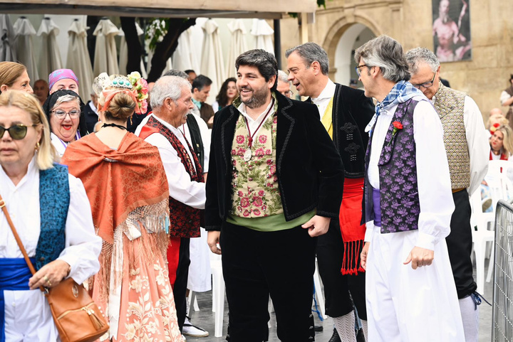 López Miras asiste a la Misa Huertana con motivo de las Fiestas de Primavera de Murcia (1)