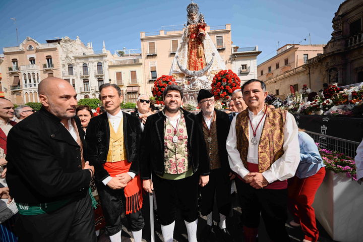 López Miras asiste a la Misa Huertana con motivo de las Fiestas de Primavera de Murcia (2)