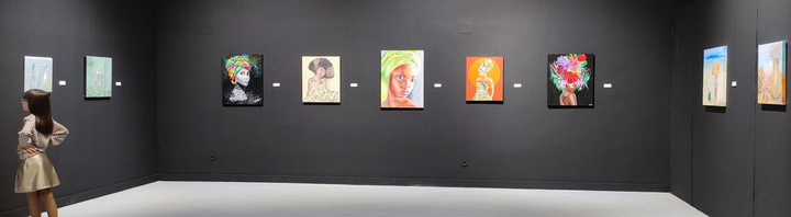 Arrixacarte colabora con Azul en Acción para exposición solidaria en el Centro Puertas de Castilla (1)