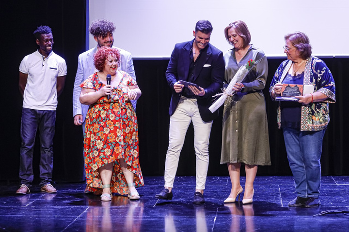 Isabel Franco amadrina la Gala Solidaria Sonrisas Eternas para recaudar fondos para los gastos de acogida de niños ucranianos en la Región