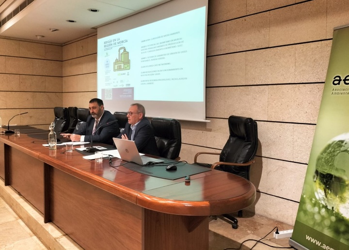 Medio Ambiente insiste en la necesidad de reducir las emisiones netas de gases de efecto para cumplir con el 'Pacto Verde'