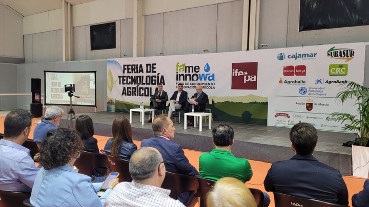 El consejero Antonio Luengo, durante el acto inaugural del Foro de Conocimiento e Innovación Agrícola.