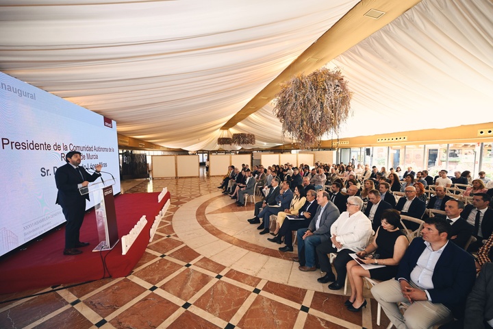López Miras, durante la clausura de la Asamblea de Amusal
