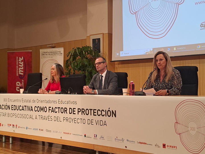 El consejero de Educación participa en el XIII encuentro estatal de Orientadores Educativos