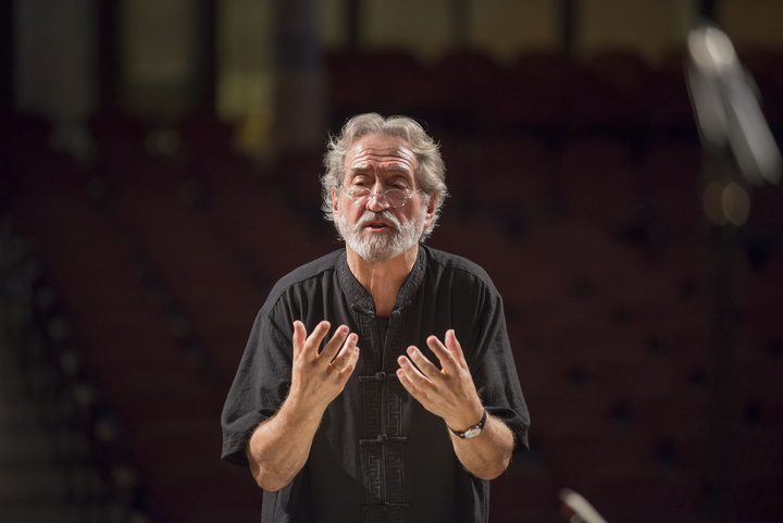 El compositor Jordi Savall en uno de los ensayos de sus conciertos.