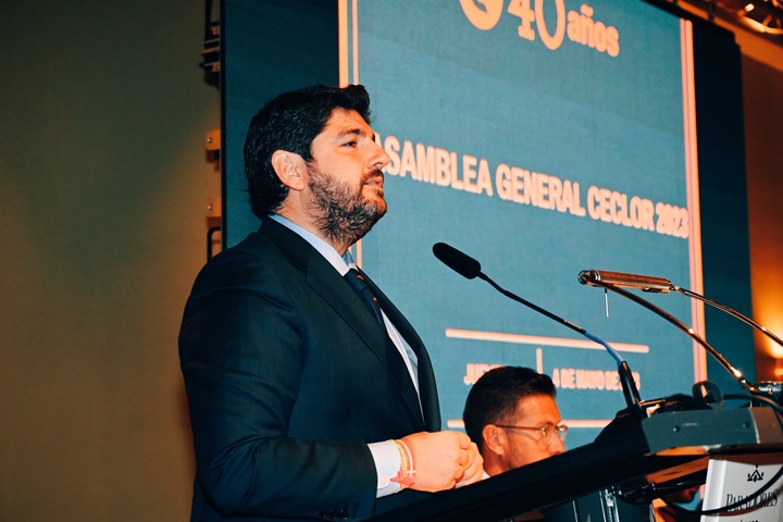 El presidente Fernando López Miras clausura la Asamblea General de Ceclor/2