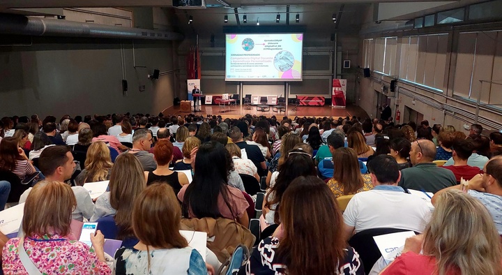 Medio millar de personas participa en la jornada del profesorado sobre competencia digital docente