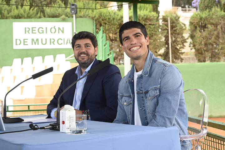 López Miras, junto al tenista Carlos Alcaraz (3)