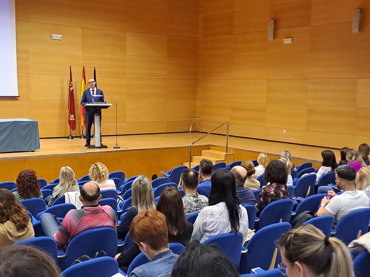 El consejero de Educación, Formación Profesional y Empleo, Víctor Marín, participa en la jornada 'Función directiva de centros educativos'.