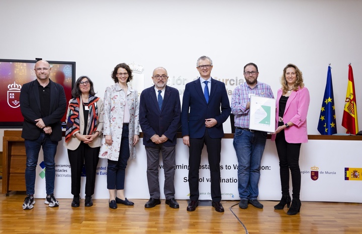 La UE entrega el reconocimiento de 'buenas prácticas' al Programa de Vacunación Escolar