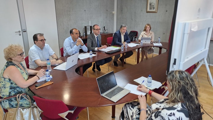 El consejero en funciones de Educación, Formación Profesional y Empleo, Víctor Marín, presidió el Pleno del Consejo Asesor regional de Formación Profesional.