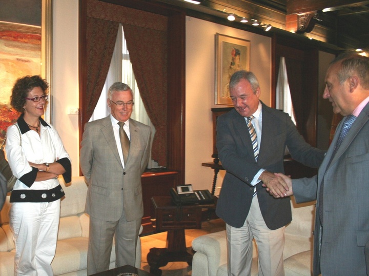 El presidente de la Comunidad recibió al rector de la Universidad de Murcia