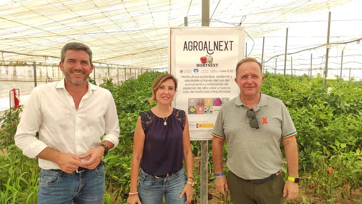 El consejero en funciones de Agua, Agricultura, Ganadería y Pesca, Antonio Luengo, visita la finca experimental Torreblanca en Torre Pacheco/2