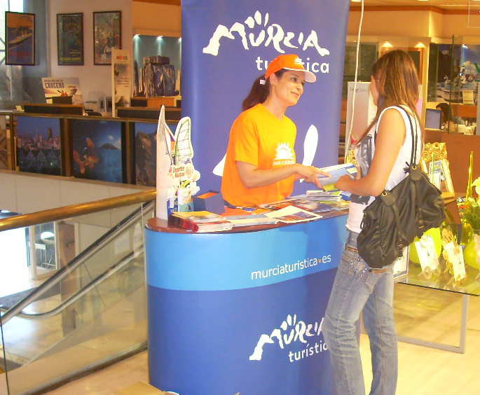 La Región de Murcia promociona su oferta turística en la Feria de Albacete