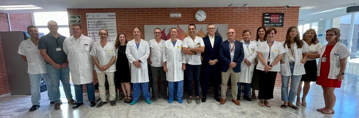 El consejero en funciones de Salud con parte del equipo de la Unidad de Sarcomas y Tumores Mesenquimales