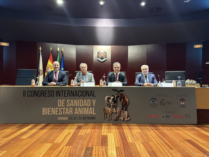 El consejero de Medio Ambiente, Universidades, Investigación y Mar Menor, Juan María Vázquez, durante su intervención en el II Congreso Internacional...