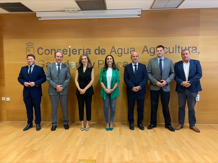 La consejera de Agua, Agricultura, Ganadería y Pesca preside la toma de posesión de Ana García como directora general de Política Agraria Común (02)